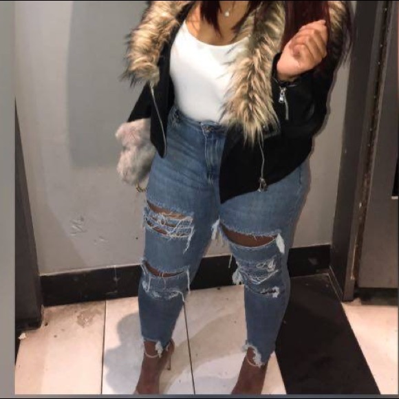 Distressed Jeans - Picture 7 of 7